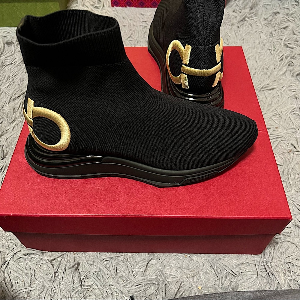 BRAND NEW FERRAGAMO Sock Sneakers🖤❤️
